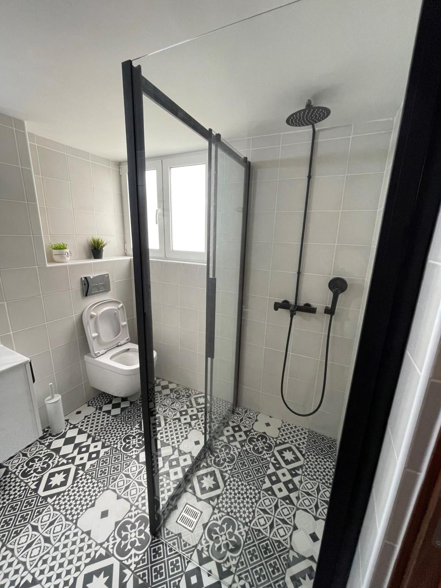 2 Bedroom Apt In Ermou 4 Minute Walk Beach Larnaca Luaran gambar
